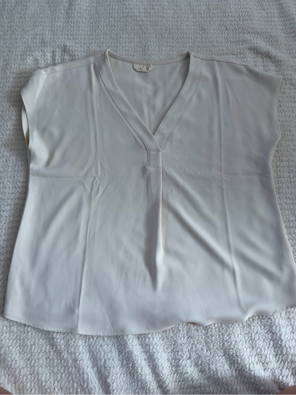 MELLODAY Cream V-Neck Short Sleeve Blouse